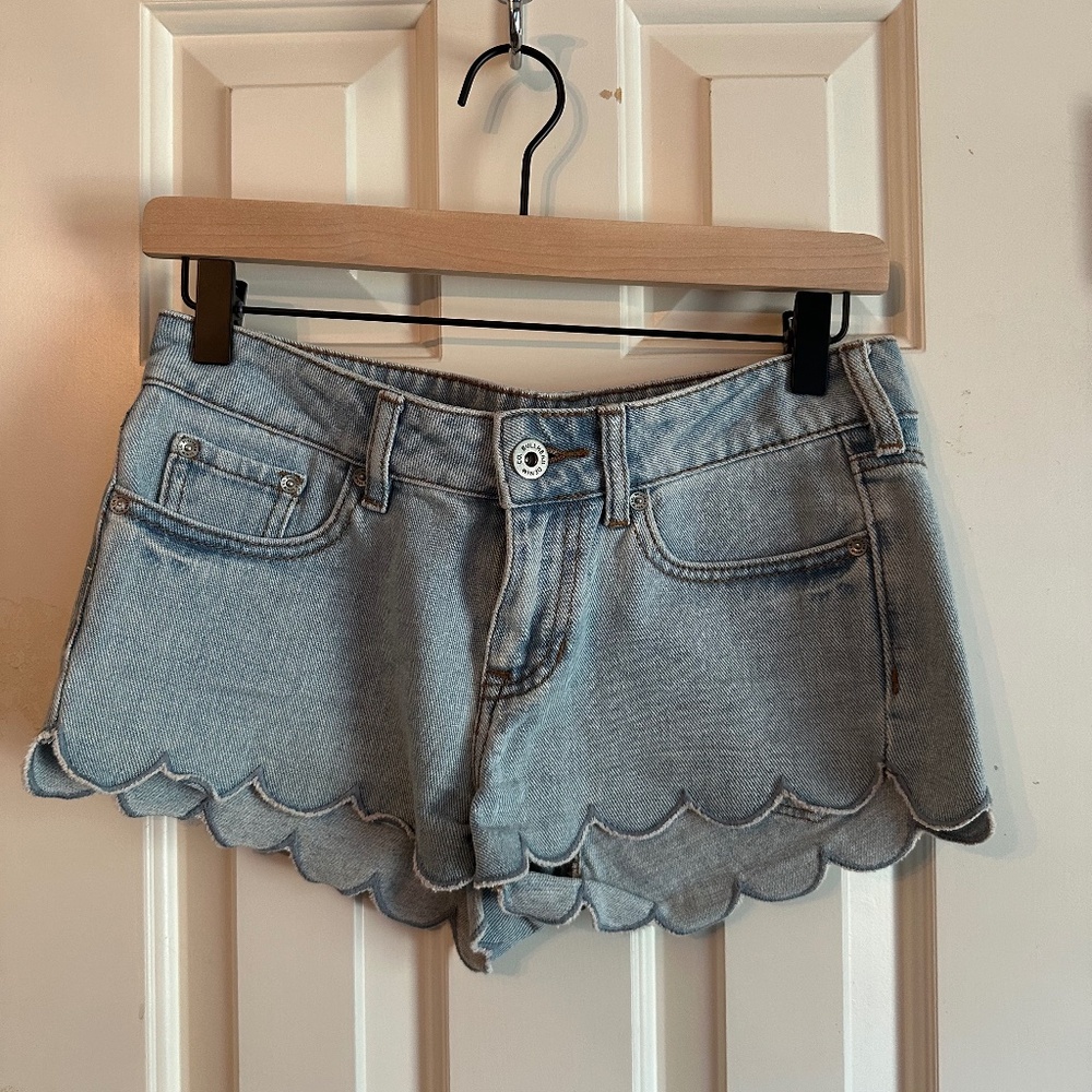 Bullhead Low Rise Shorts